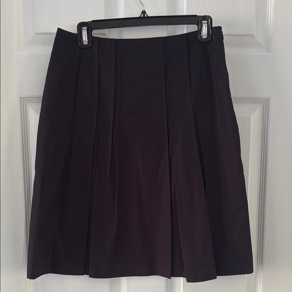 Akris Punto Black Knee-Length A-Line Skirt